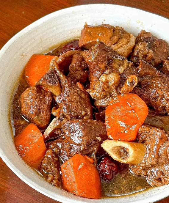 新乡红焖羊肉：三代匠人守候的黄河味道 一锅炖出豫北百年饮食智慧